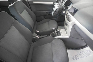 Хетчбэк Opel Astra 2007 года, 399000 рублей, Кемерово