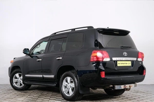 Внедорожник Toyota Land Cruiser 2013 года, 4699000 рублей, Красноярск