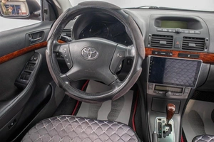 Седан Toyota Avensis 2005 года, 789000 рублей, Барнаул
