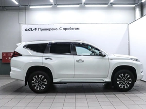 Внедорожник Mitsubishi Montero Sport 2022 года, 4200000 рублей, Красноярск