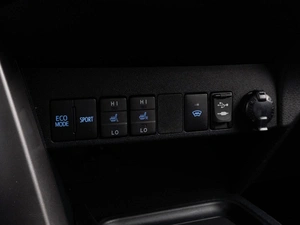 Внедорожник Toyota RAV4 2017 года, 2649000 рублей, Тюмень