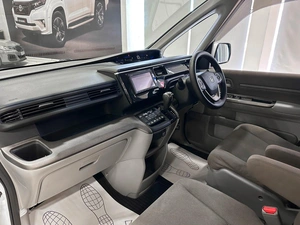 Минивэн Honda Stepwgn 2015 года, 1670000 рублей, Красноярск