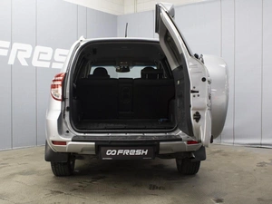 Внедорожник Toyota RAV4 2011 года, 1690000 рублей, Омск