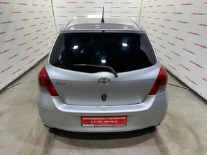 Хетчбэк Toyota Vitz 2009 года, 595000 рублей, Красноярск