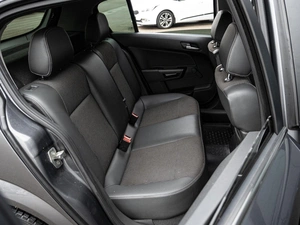 Хетчбэк Opel Astra 2010 года, 595000 рублей, Краснодар