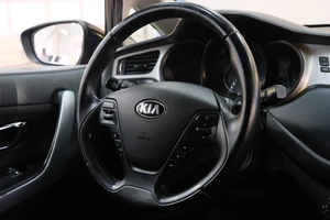 Хетчбэк Kia Ceed 2014 года, 899000 рублей, Омск