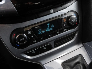 Седан Ford Focus 2011 года, 979000 рублей, Краснодар