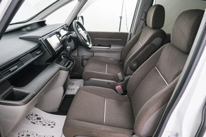 Минивэн Honda Stepwgn 2015 года, 1759000 рублей, Красноярск