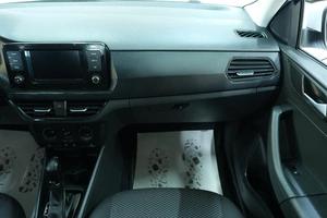 Лифтбек Volkswagen Polo 2021 года, 1699000 рублей, Омск
