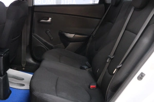 Седан Kia Rio 2015 года, 799000 рублей, Омск