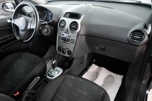 Хетчбэк Opel Corsa 2011 года, 489000 рублей, Омск