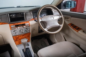 Седан Toyota Corolla Fielder 2005 года, 679000 рублей, Томск