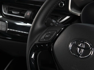 Внедорожник Toyota C-HR 2020 года, 1970000 рублей, Омск