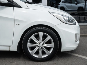 Седан Hyundai Solaris 2013 года, 960000 рублей, Волгоград