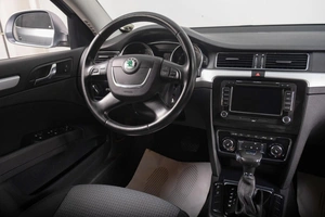 Лифтбек Skoda Superb 2012 года, 1049000 рублей, Томск