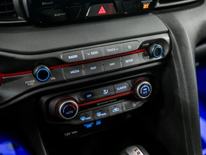 Хетчбэк Hyundai Veloster 2019 года, 2750000 рублей, Красноярск