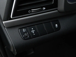 Седан Hyundai Elantra 2017 года, 1600050 рублей, Москва