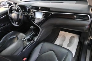 Седан Toyota Camry 2018 года, 2399000 рублей, Омск