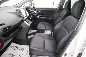 Минивэн Toyota Wish 2015 года, 2099000 рублей, Красноярск