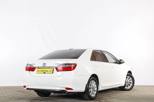 Седан Toyota Camry 2015 года, 1959000 рублей, Тюмень