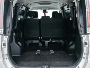 Минивэн Toyota Noah 2018 года, 2490000 рублей, Красноярск