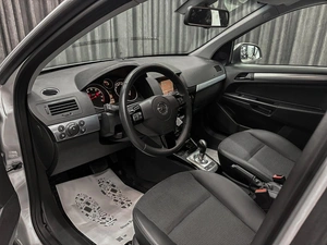 Хетчбэк Opel Astra 2010 года, 649000 рублей, Красноярск