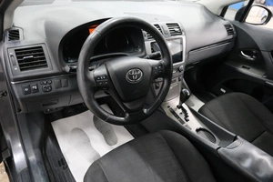 Седан Toyota Avensis 2009 года, 1179000 рублей, Омск