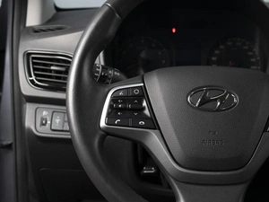 Седан Hyundai Solaris 2020 года, 1820000 рублей, Омск