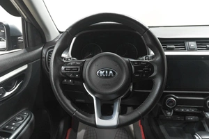 Седан Kia Rio 2020 года, 1669000 рублей, Новокузнецк