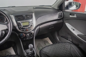 Седан Hyundai Solaris 2014 года, 629000 рублей, Томск