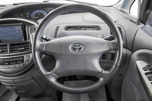 Минивэн Toyota Estima 2001 года, 659000 рублей, Барнаул
