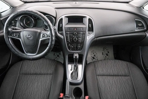 Хетчбэк Opel Astra 2013 года, 849000 рублей, Красноярск