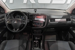 Внедорожник Mitsubishi Outlander 2018 года, 1869000 рублей, Петрозаводск