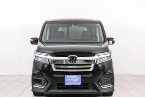 Минивэн Honda Stepwgn Spada 2019 года, 2499000 рублей, Красноярск
