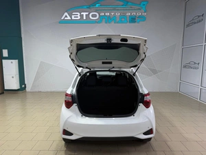 Хетчбэк Toyota Vitz 2018 года, 969000 рублей, Красноярск