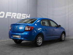 Седан Renault Logan 2015 года, 625000 рублей, Омск
