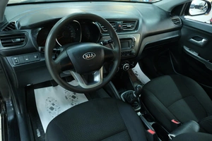 Седан Kia Rio 2013 года, 599000 рублей, Омск