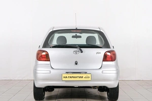 Хетчбэк Toyota Vitz 2002 года, 419000 рублей, Красноярск