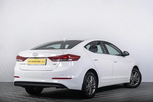 Седан Hyundai Elantra 2018 года, 1789000 рублей, Томск