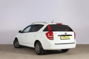 Универсал Kia Ceed 2011 года, 699000 рублей, Новосибирск