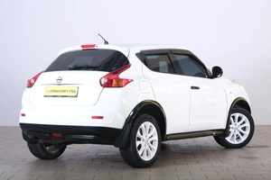 Внедорожник Nissan Juke 2013 года, 1289000 рублей, Омск