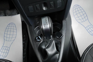 Седан Renault Logan Stepway 2022 года, 1229000 рублей, Тюмень