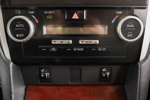 Седан Toyota Camry 2012 года, 1999000 рублей, Пермь