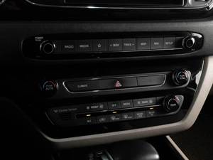 Минивэн Kia Carnival 2019 года, 2996000 рублей, Тюмень