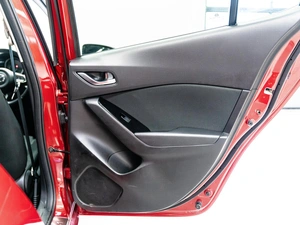 Хетчбэк Mazda Axela 2017 года, 1350000 рублей, Красноярск