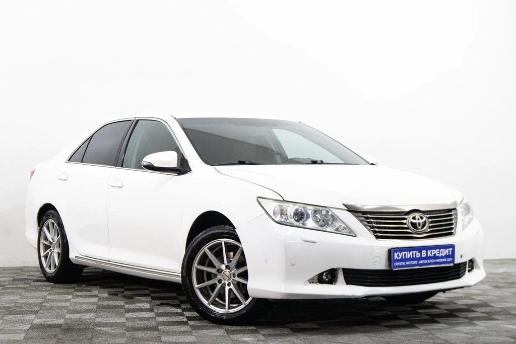 Седан Toyota Camry 2012 года, 1159000 рублей, Сургут