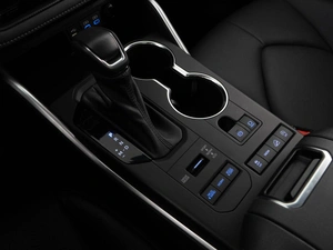 Внедорожник Toyota Highlander 2021 года, 5819888 рублей, Москва