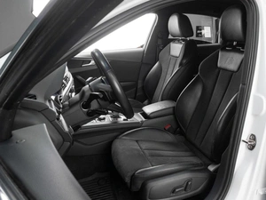 Седан Audi A4 2018 года, 2729000 рублей, Тюмень