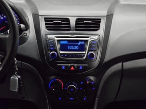 Седан Hyundai Solaris 2015 года, 800000 рублей, Красноярск