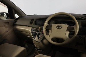 Минивэн Toyota Isis 2012 года, 1389000 рублей, Новосибирск